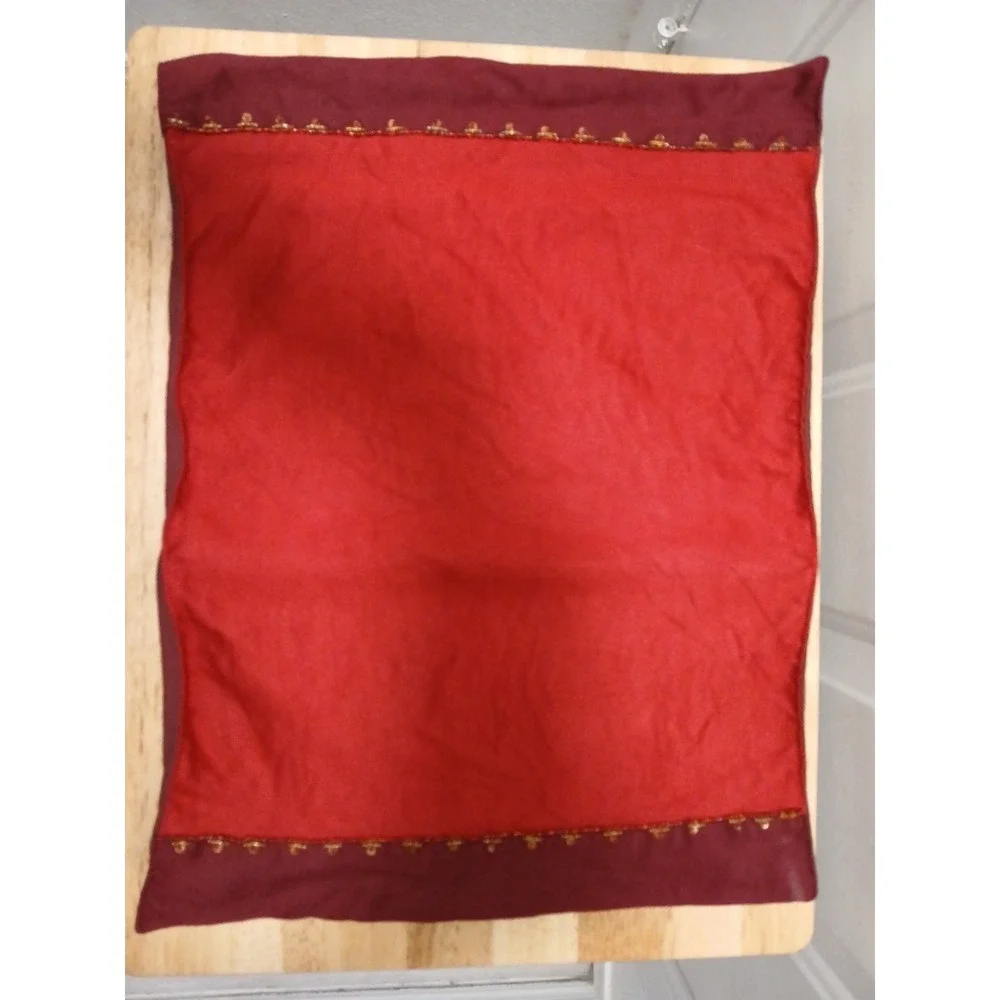 Crate and Barrel Red/Burgundy Gala Placemats - Lot Of 8 With Table Runner EUC - Picture 4 of 9